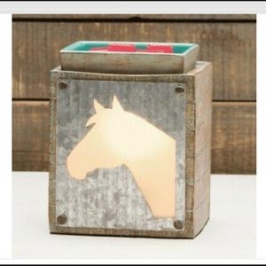 ISO Scentsy Warmer Unbridled!